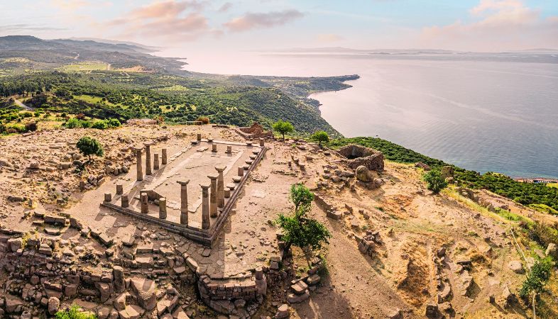 Assos’ta Yaşamak: Kuzey Ege’de Günlük Hayat, Köyler ve Yaşam Projeleri